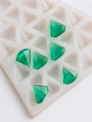 3.5-mL-Diamant-Gummiform - 173 Kavitäten - Detailansicht, mit smaragdgrünen Gummis